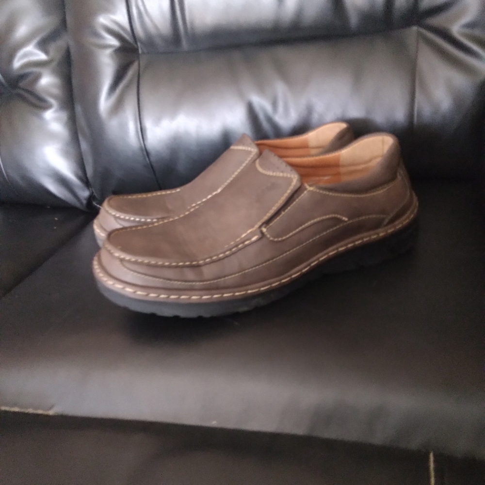 Men's dress shoes